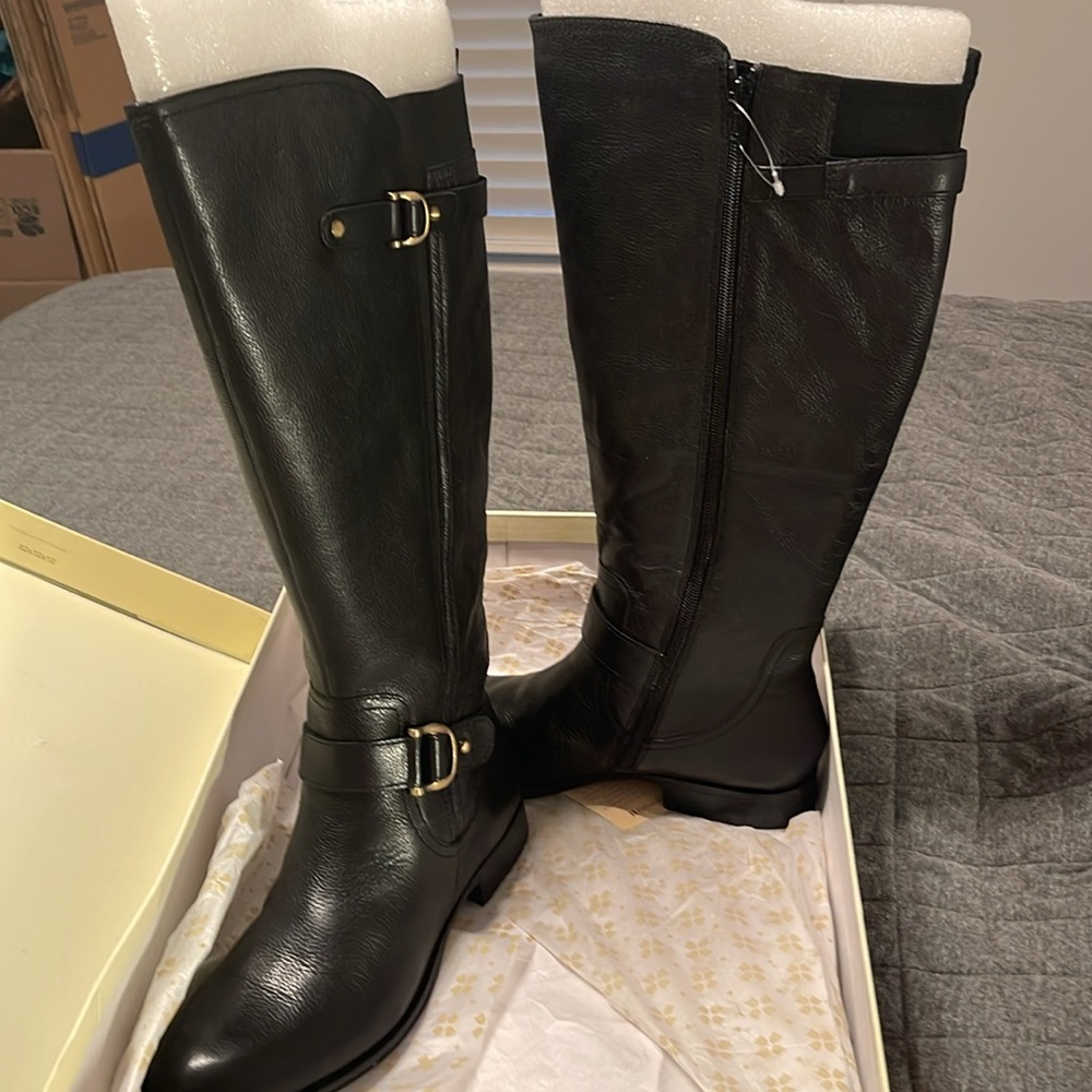 Naturalized black boots !!!